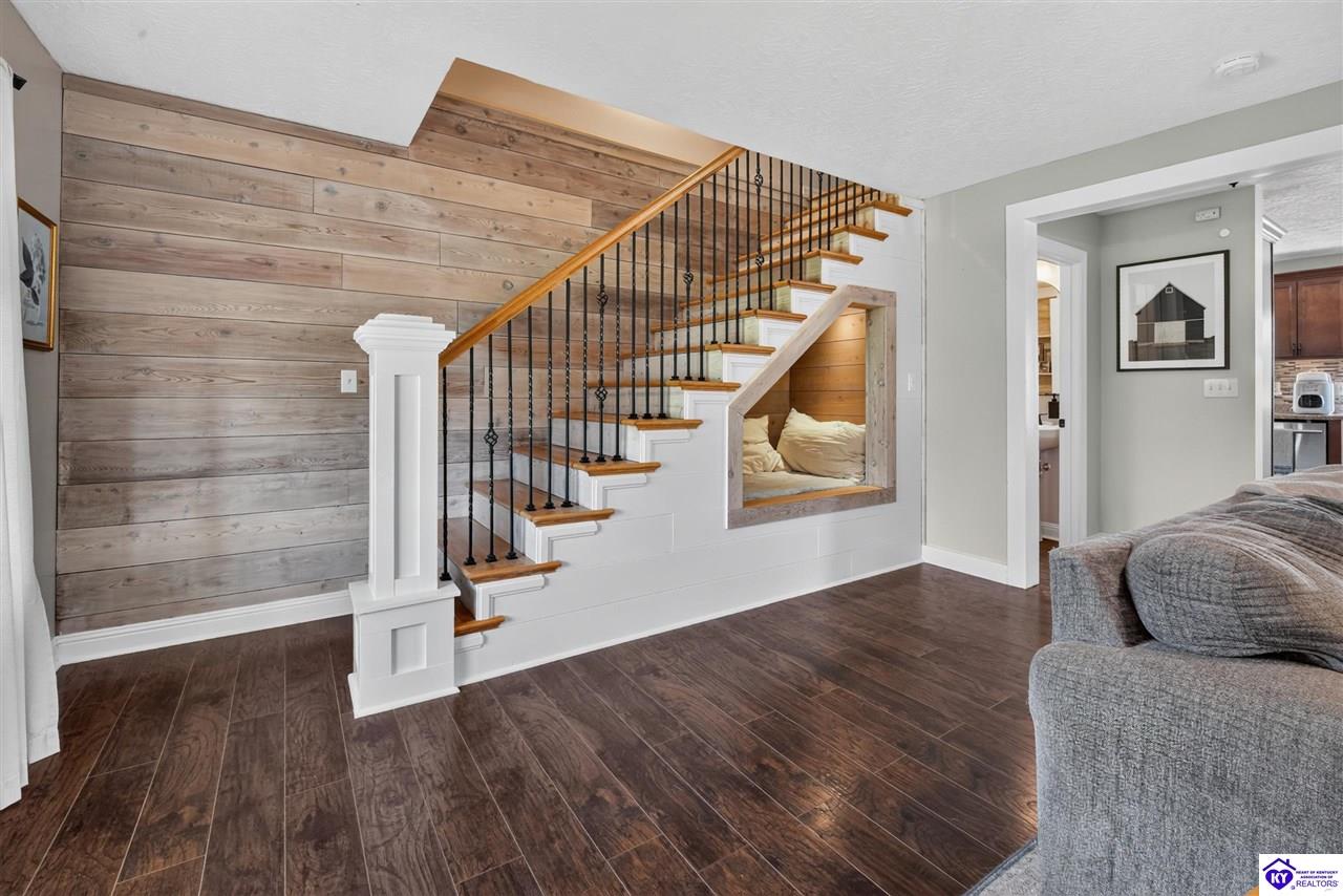 99 W Donna Reed Boulevard