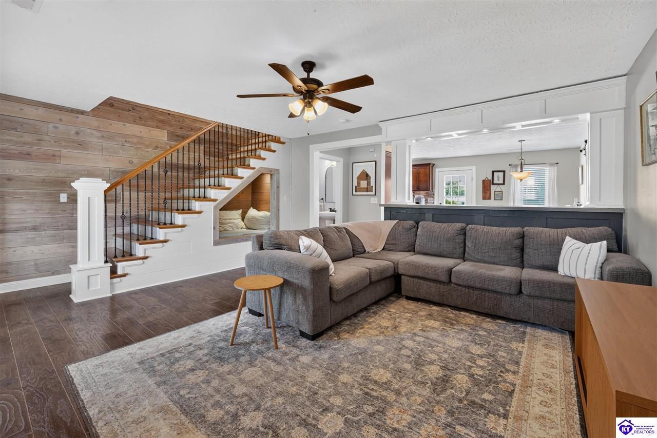 99 W Donna Reed Boulevard