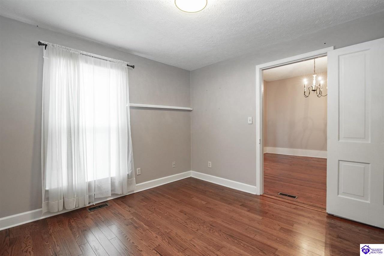 125 S Maple Street