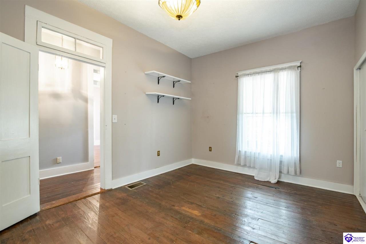 125 S Maple Street