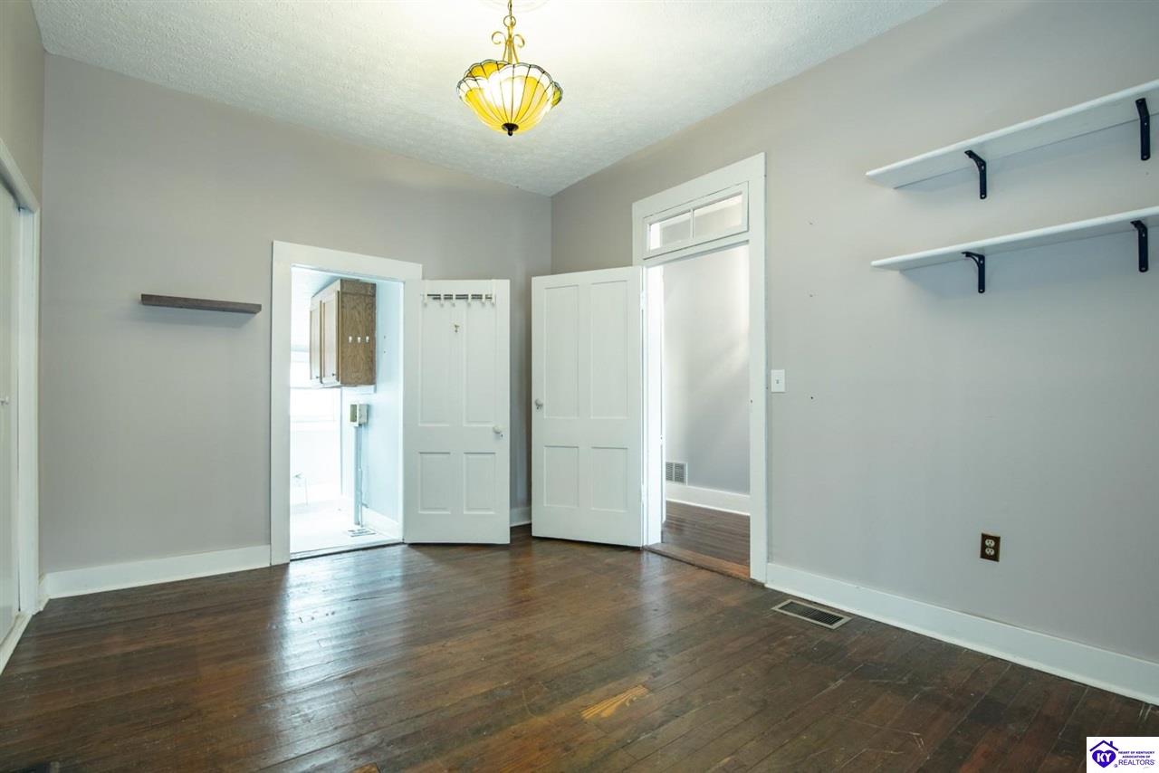 125 S Maple Street
