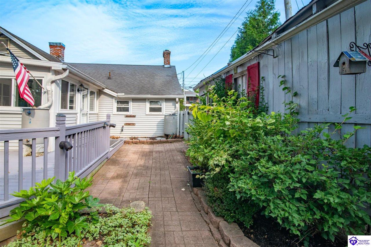 125 S Maple Street