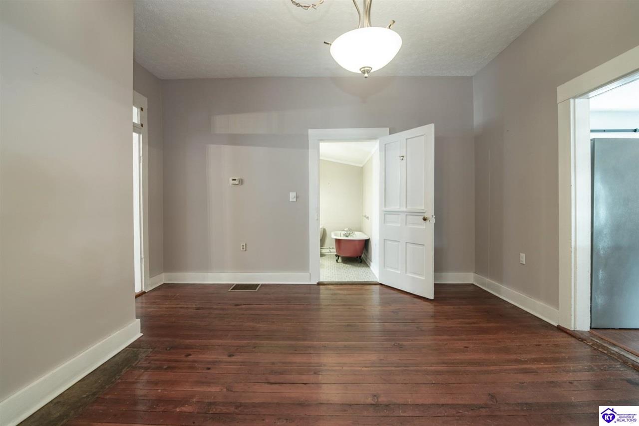 125 S Maple Street