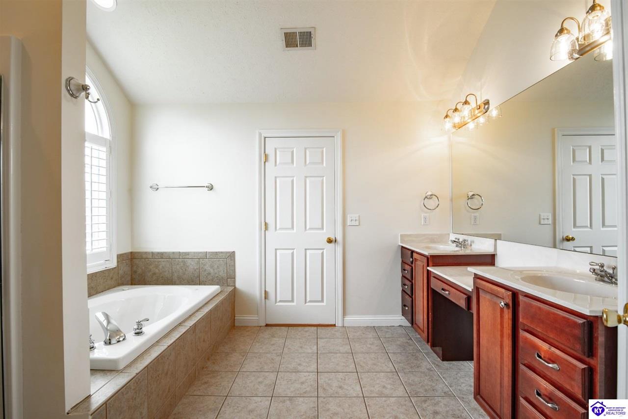 427 Deer Run Way