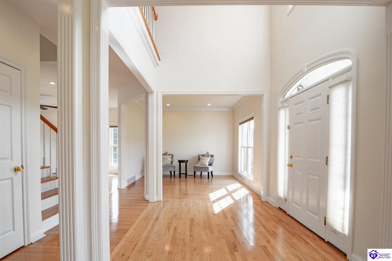 427 Deer Run Way