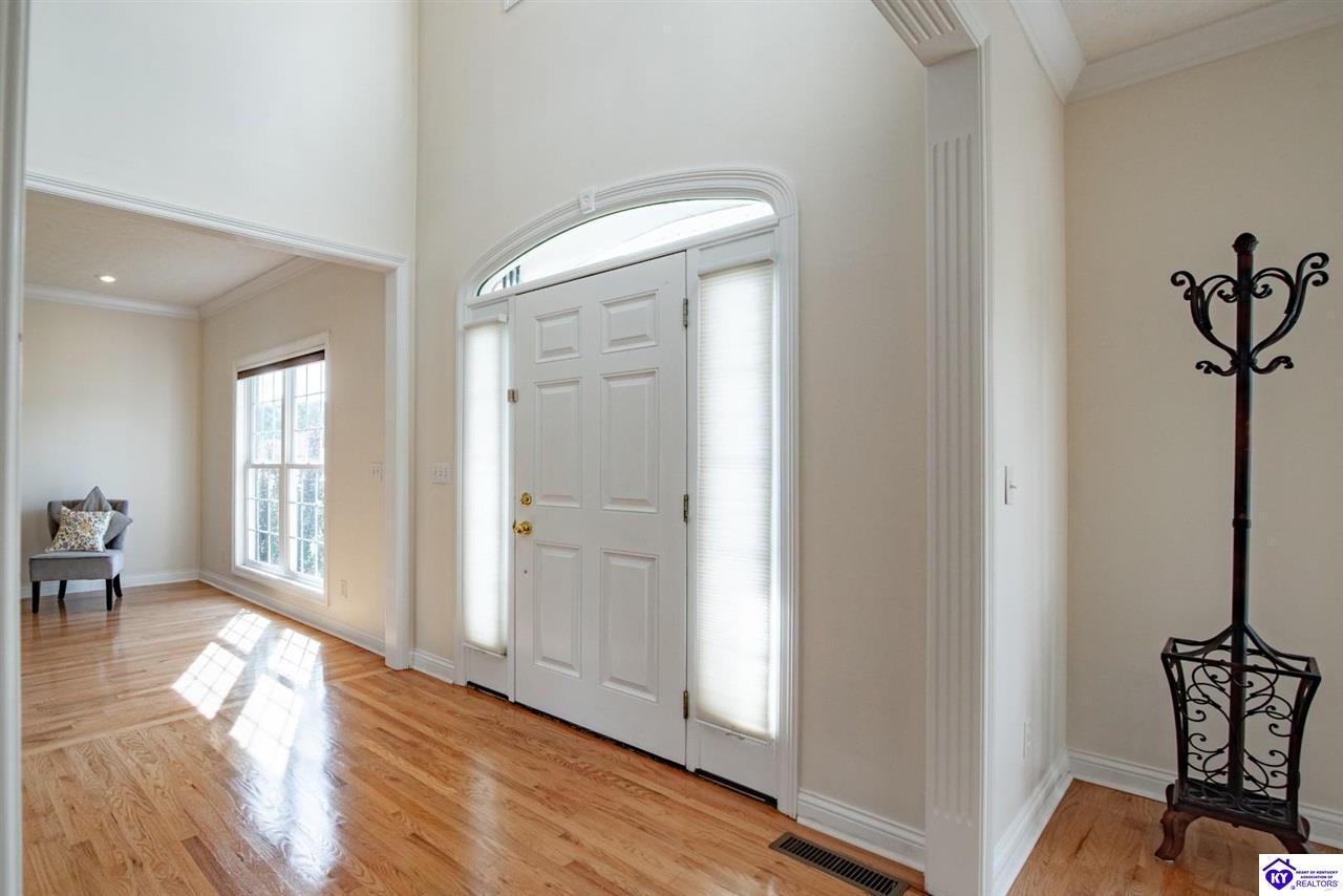 427 Deer Run Way