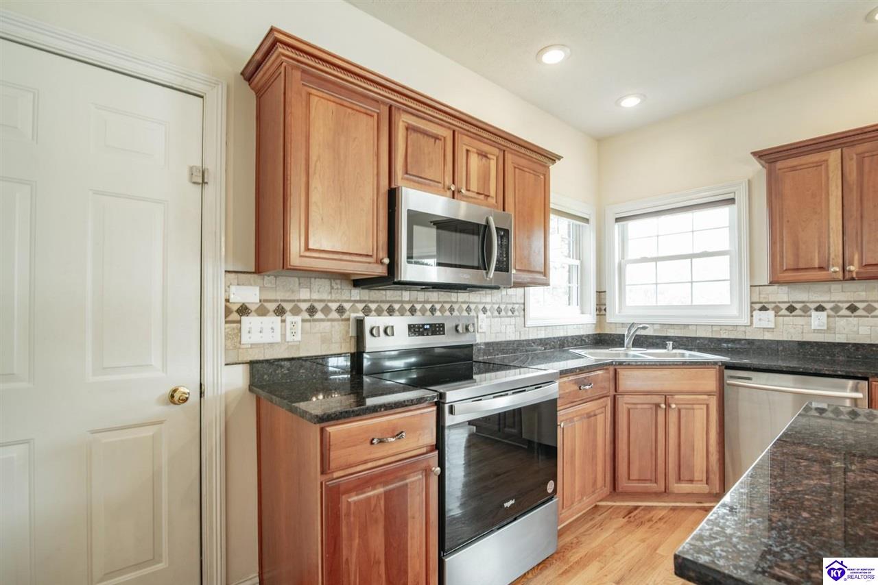427 Deer Run Way