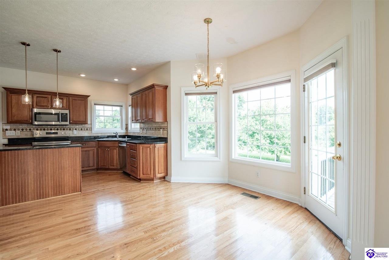427 Deer Run Way