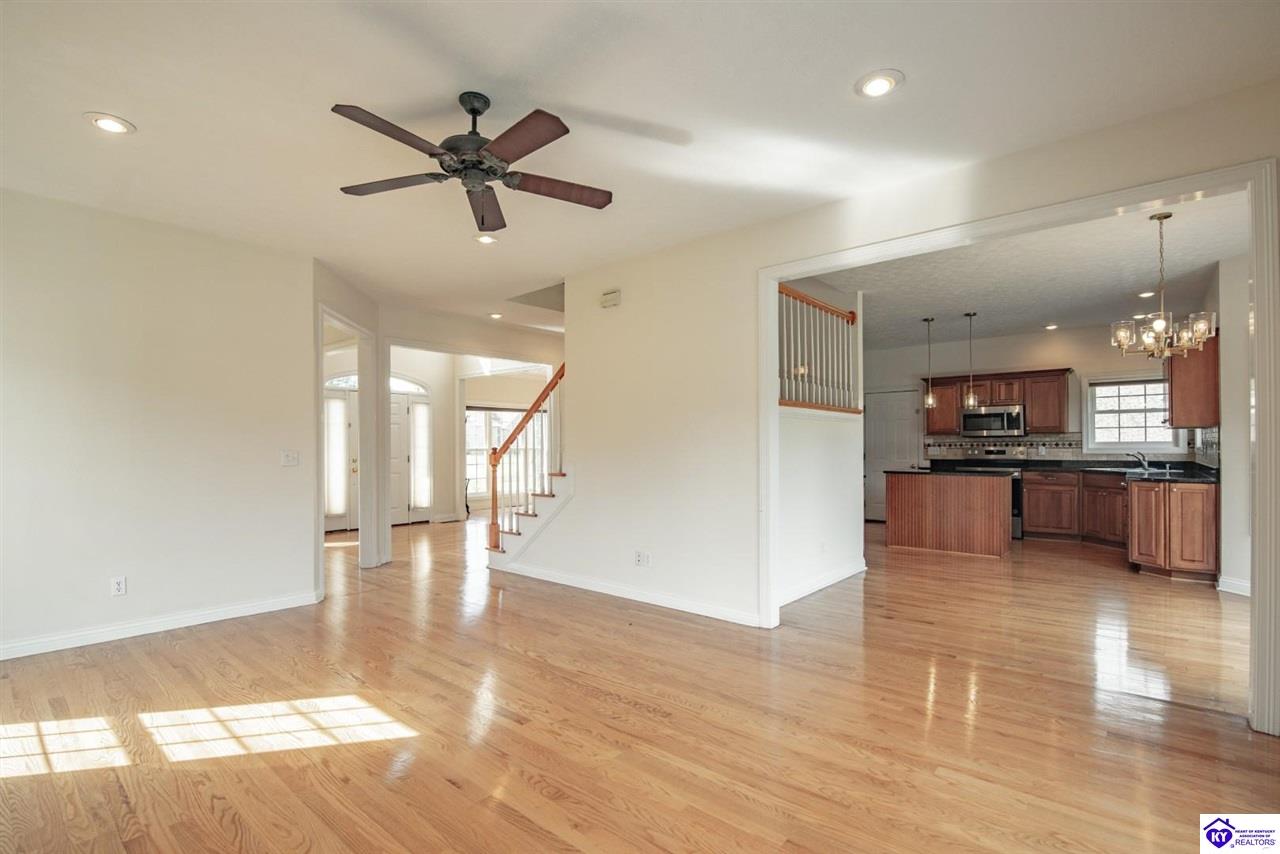 427 Deer Run Way