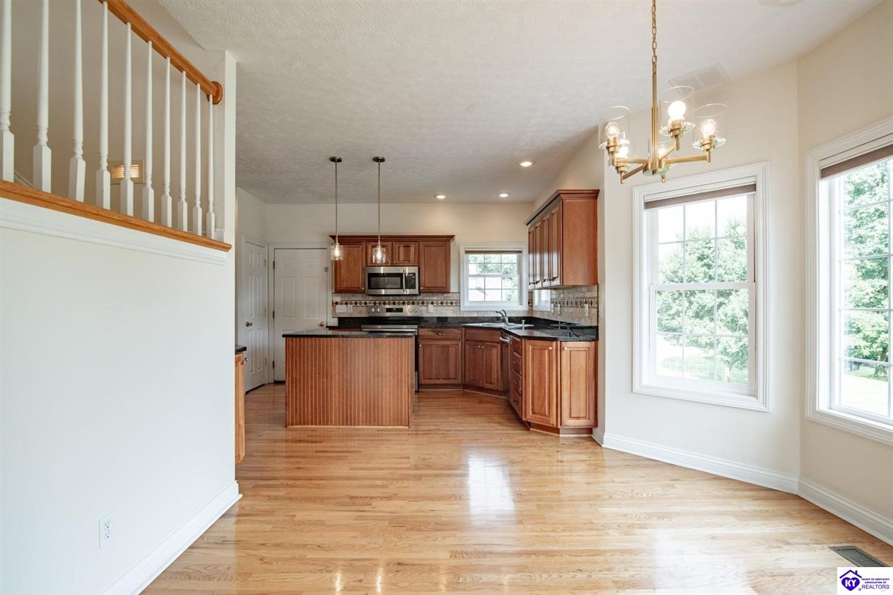 427 Deer Run Way
