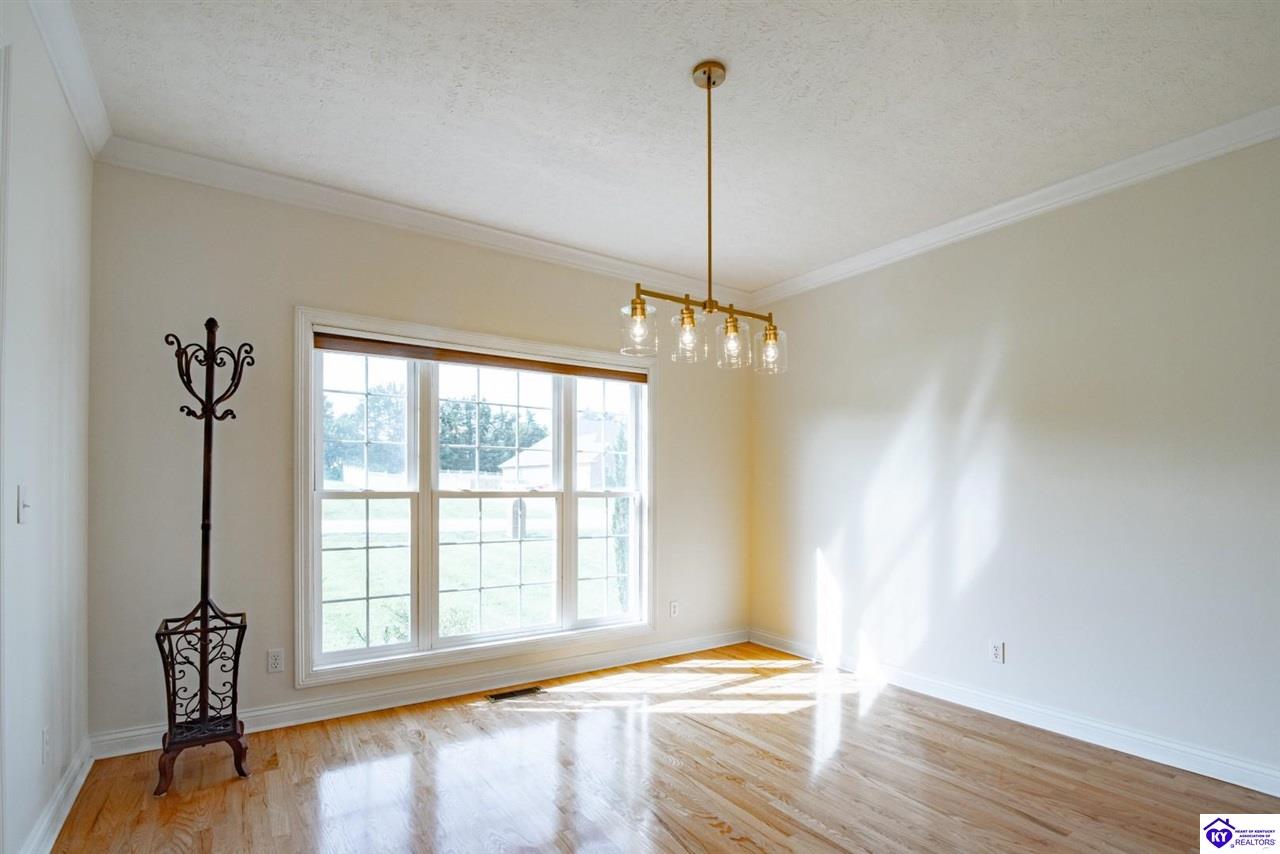 427 Deer Run Way