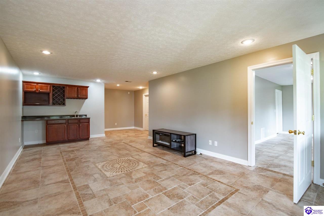 427 Deer Run Way