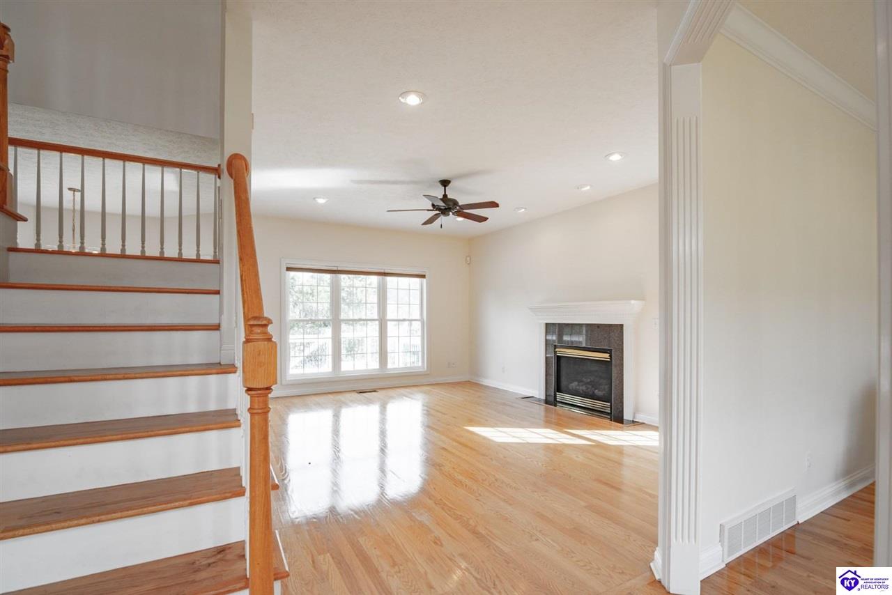 427 Deer Run Way