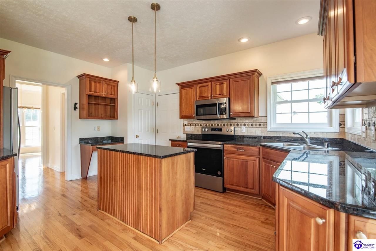 427 Deer Run Way