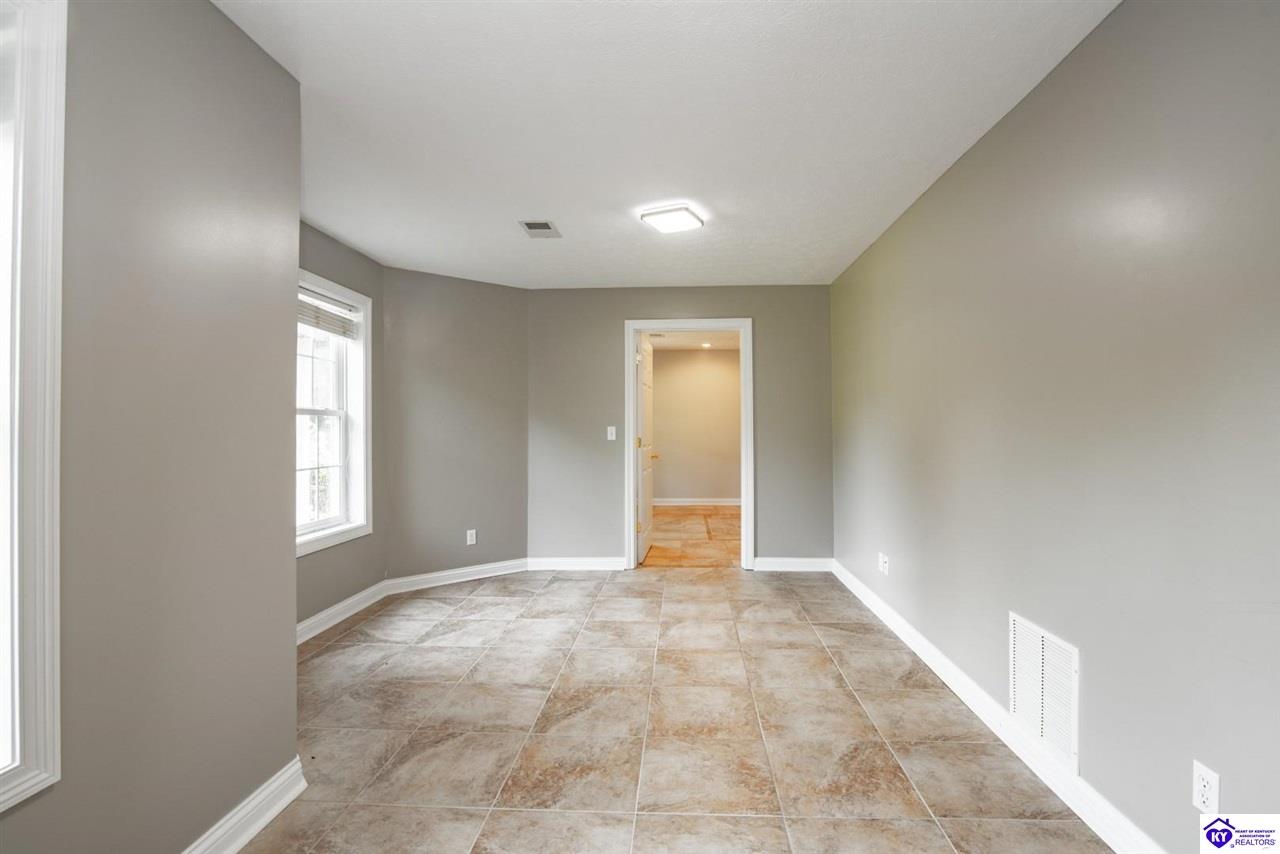 427 Deer Run Way