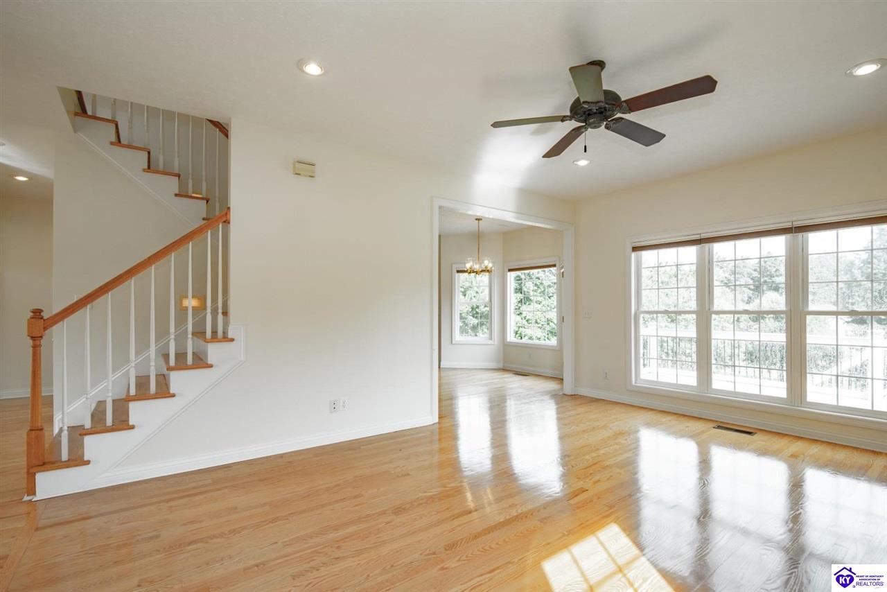 427 Deer Run Way