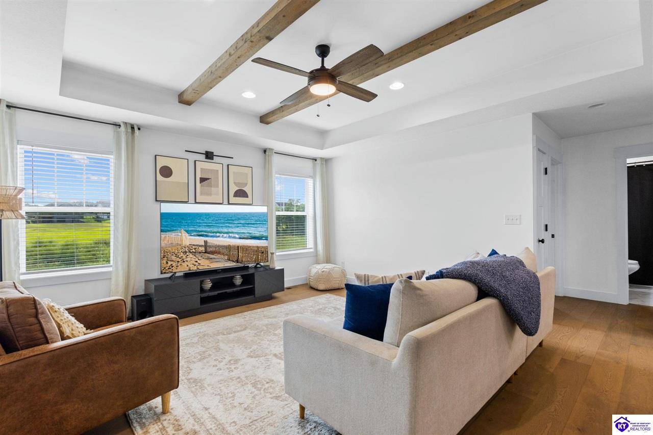 212 Elegance Way