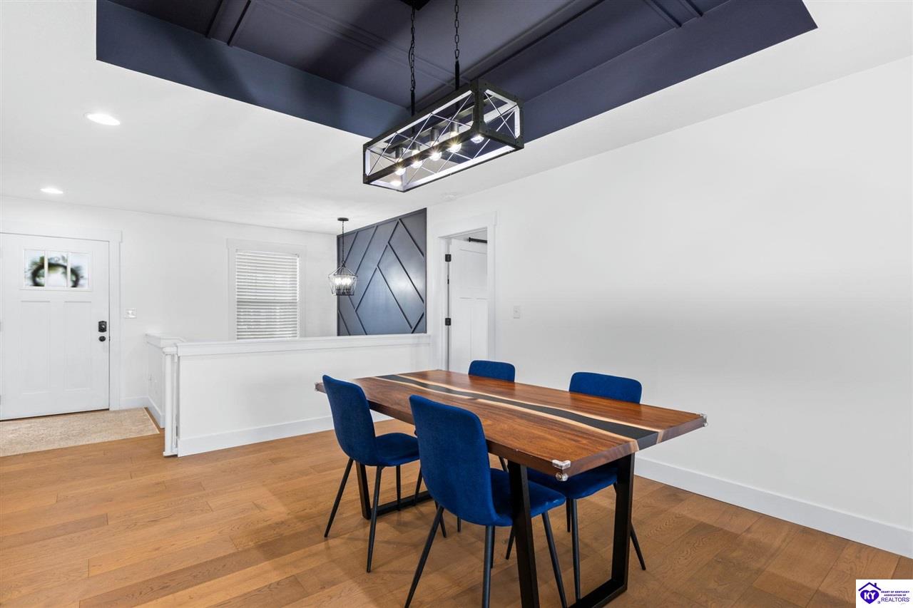 212 Elegance Way