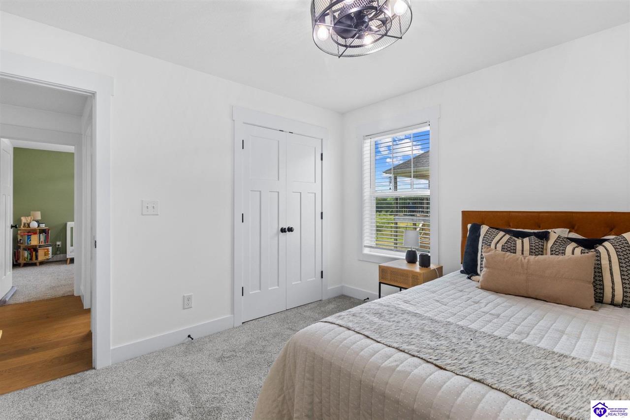 212 Elegance Way