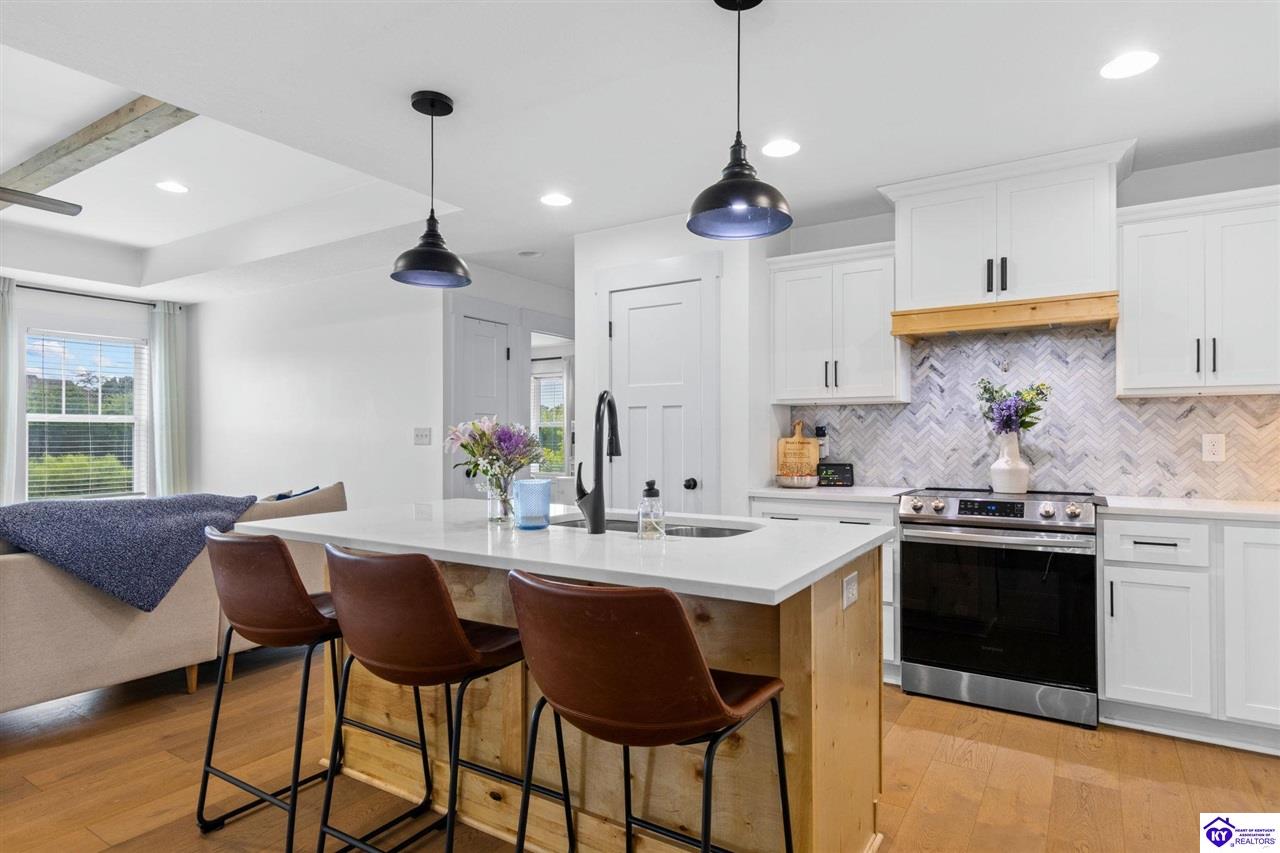 212 Elegance Way