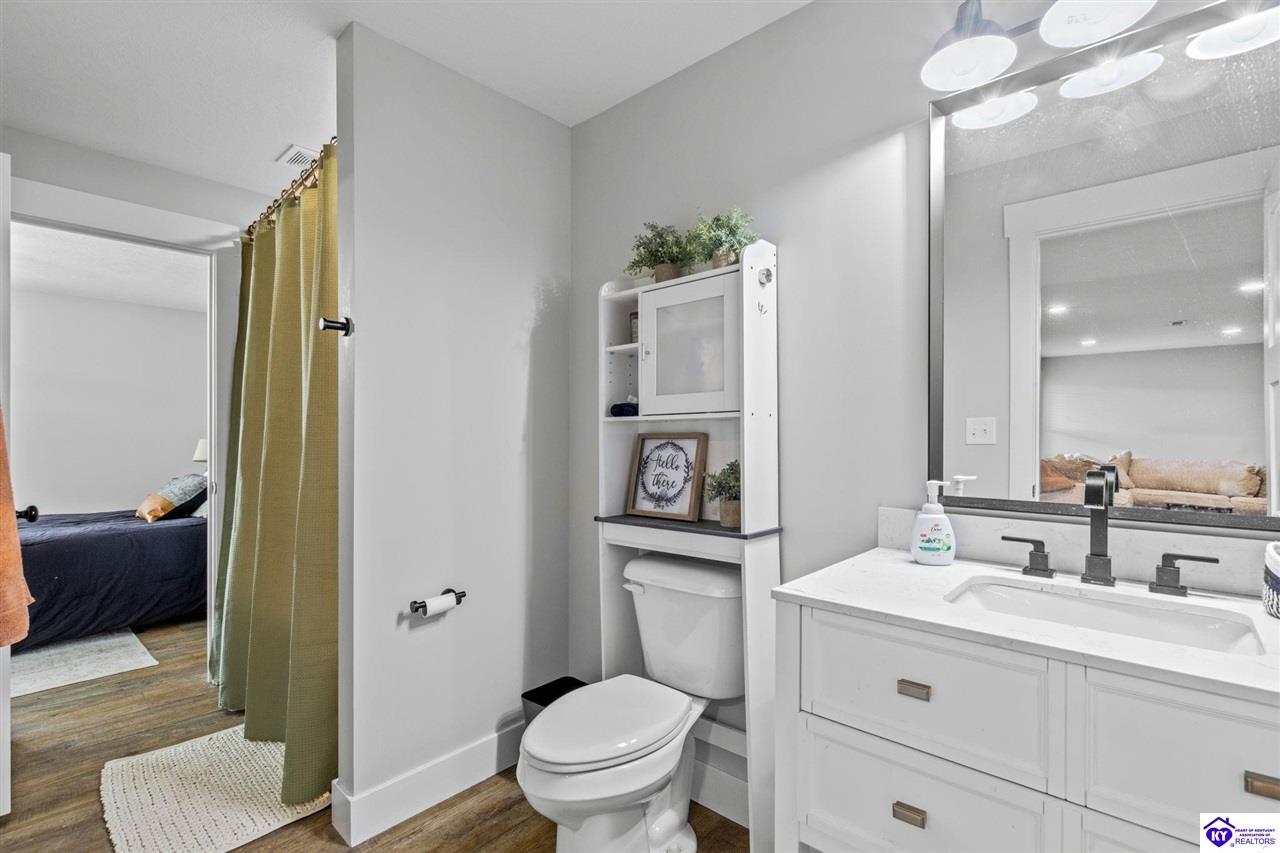 212 Elegance Way