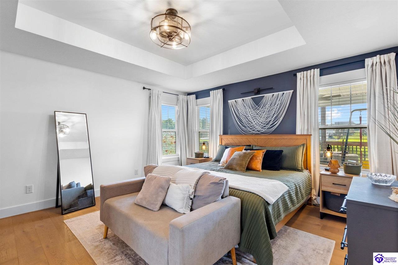 212 Elegance Way
