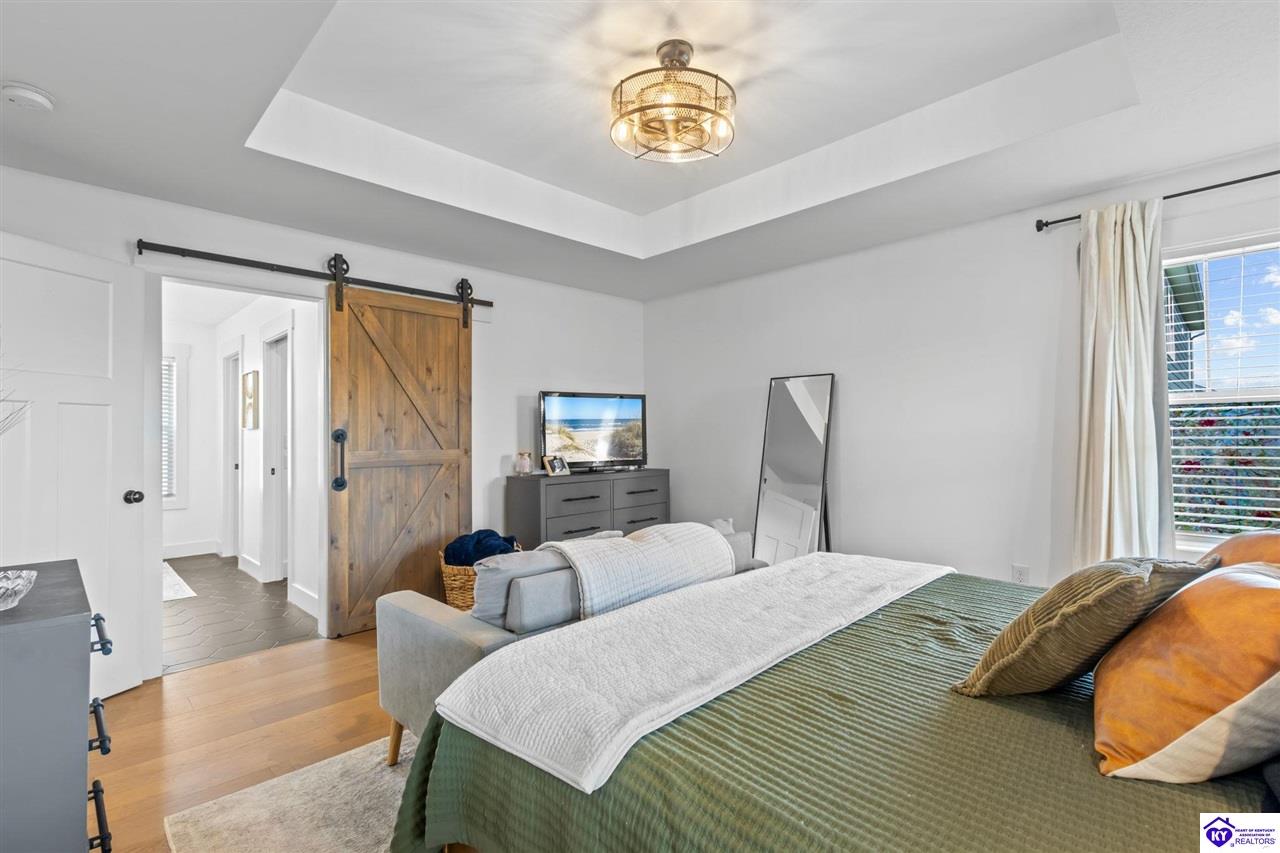 212 Elegance Way