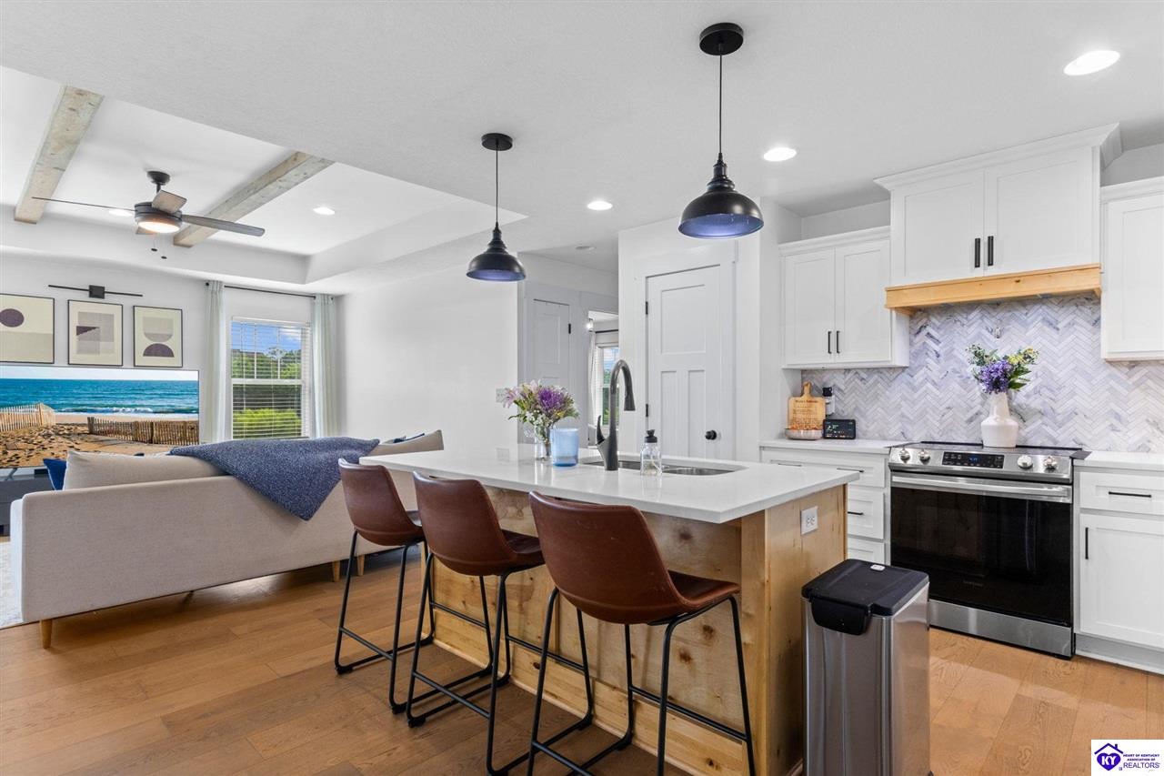 212 Elegance Way