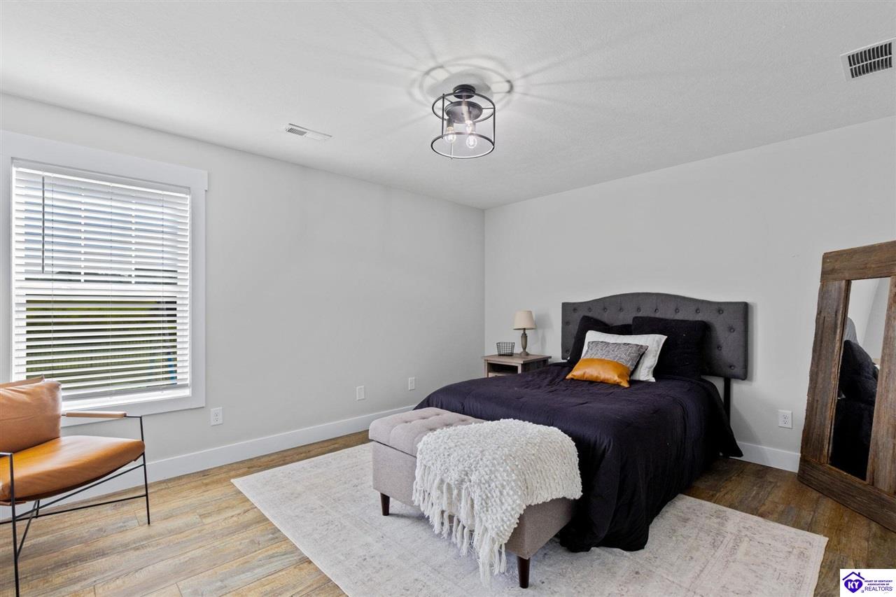 212 Elegance Way