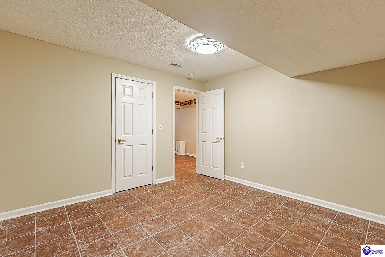 805 Greenview Circle