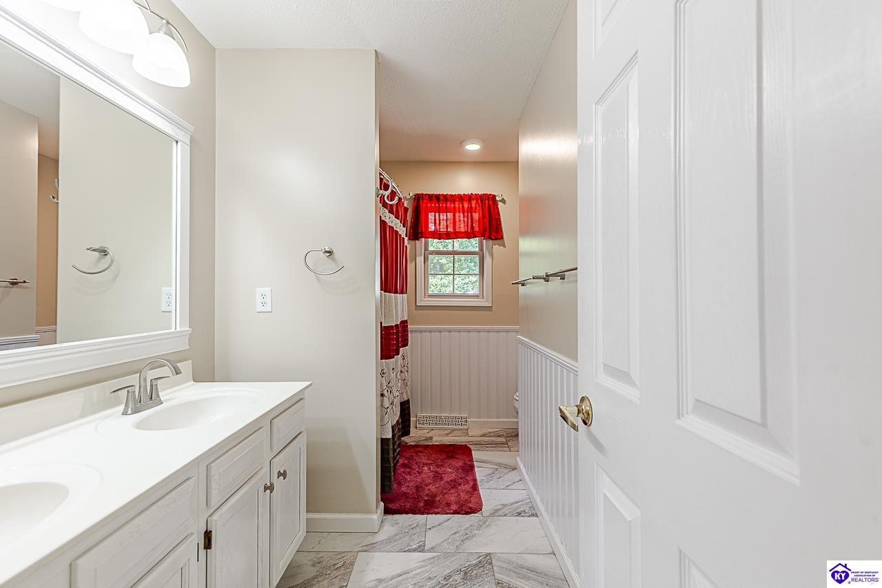805 Greenview Circle
