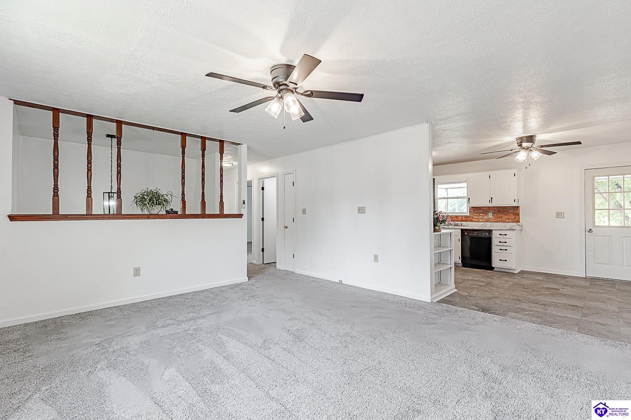 2669 N Lake Road North