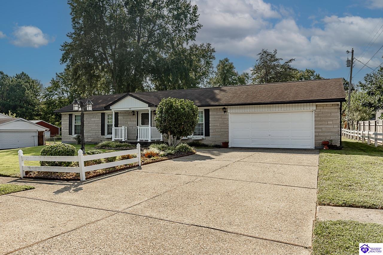 930 Robin Circle