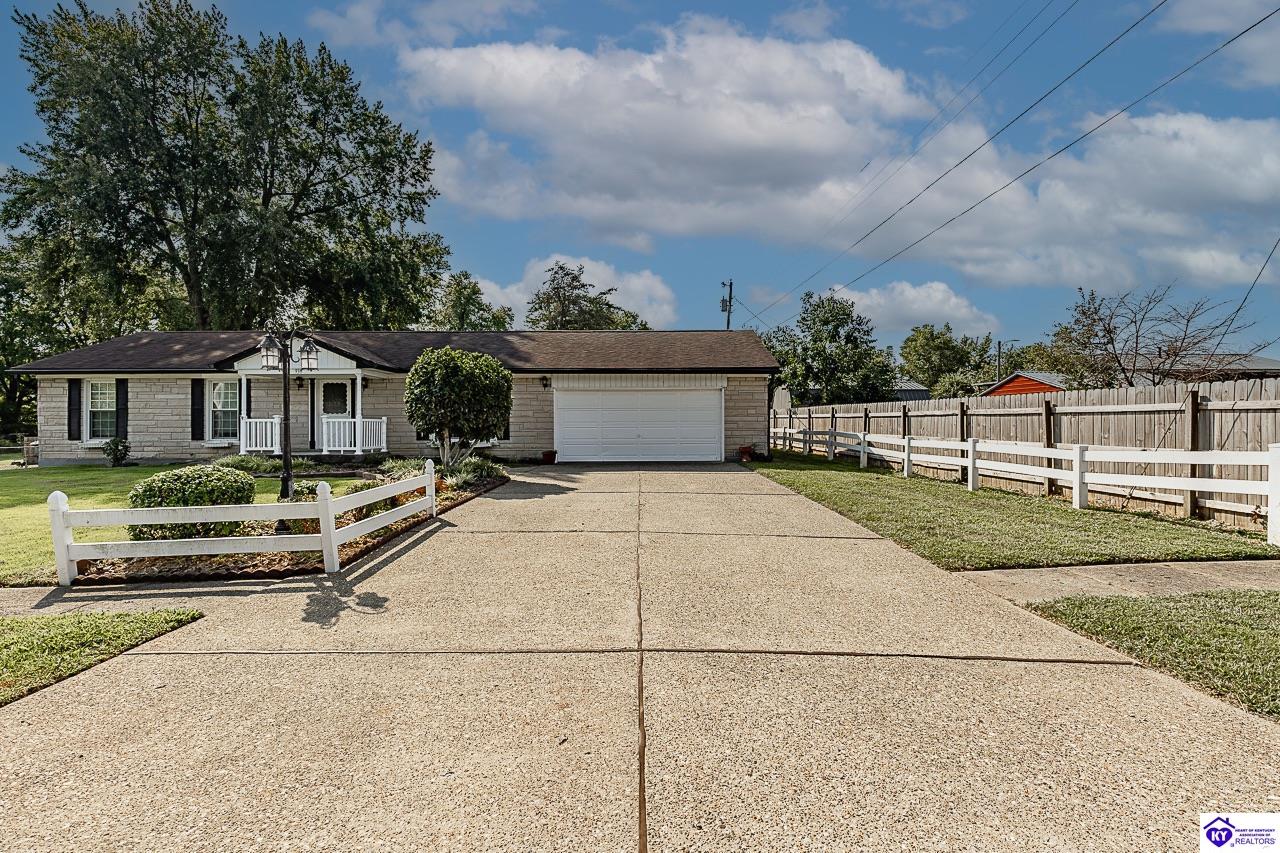 930 Robin Circle