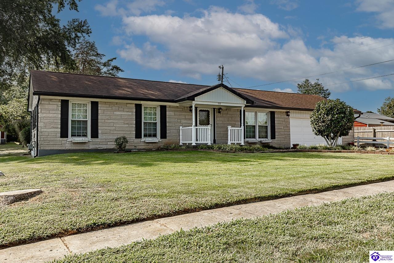 930 Robin Circle
