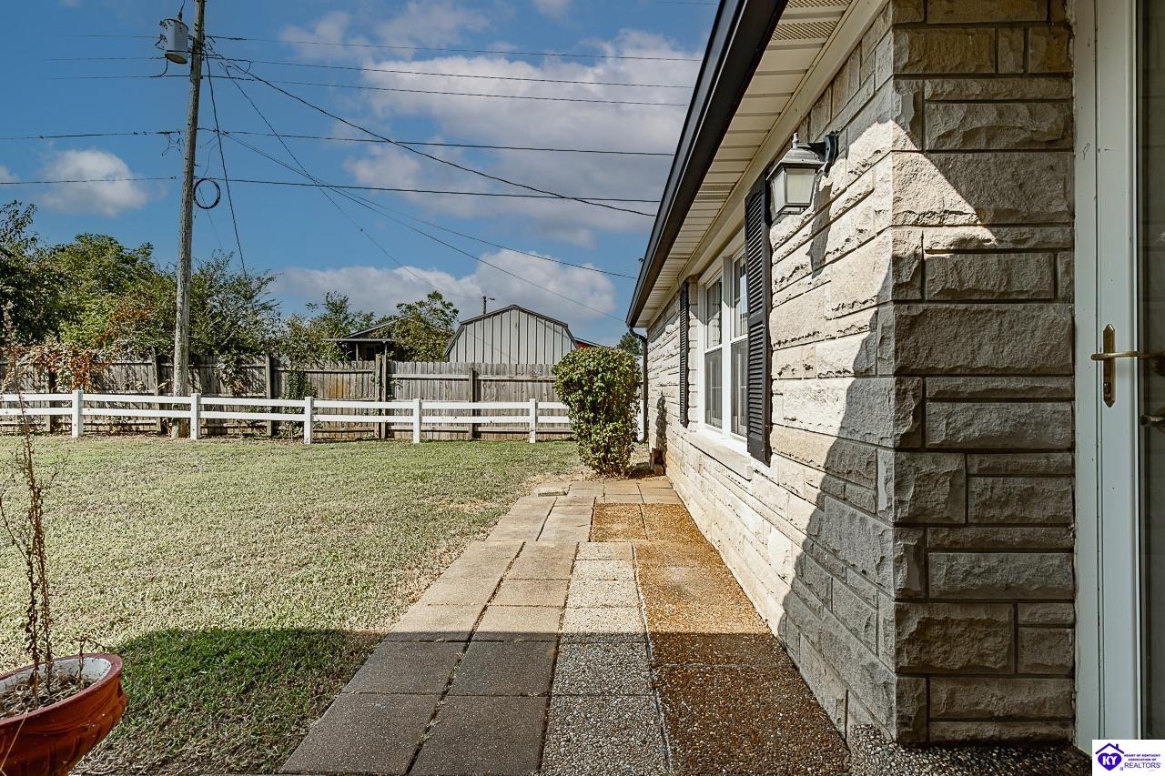 930 Robin Circle