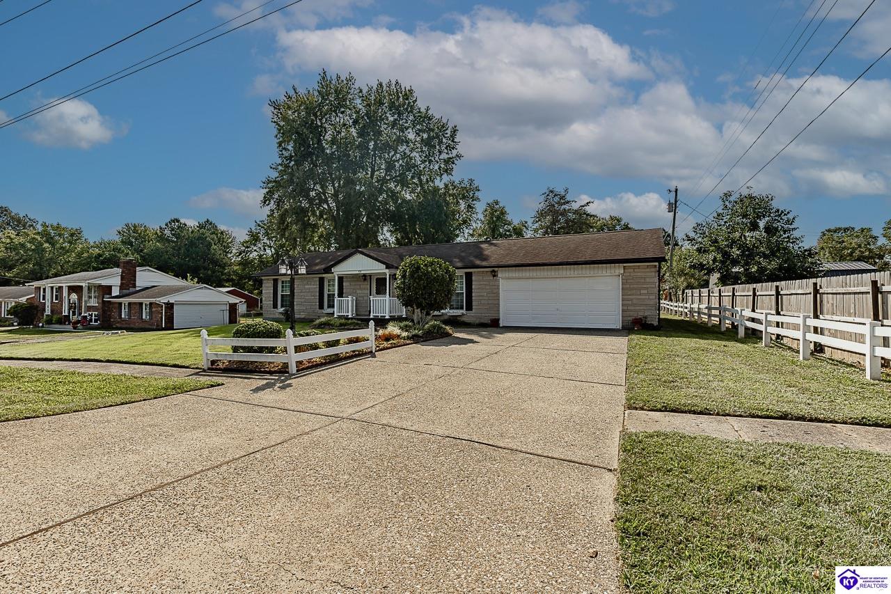 930 Robin Circle