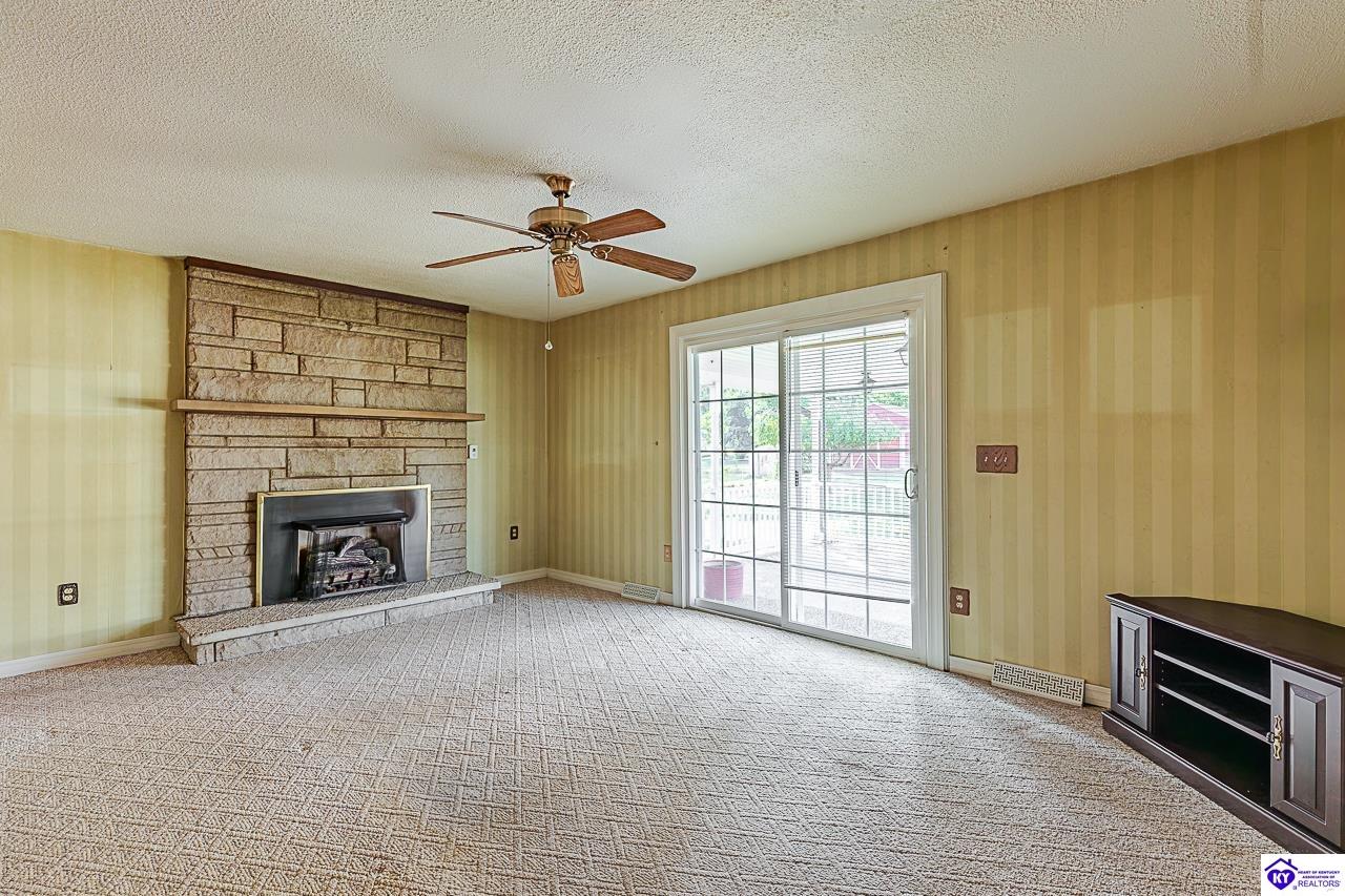930 Robin Circle