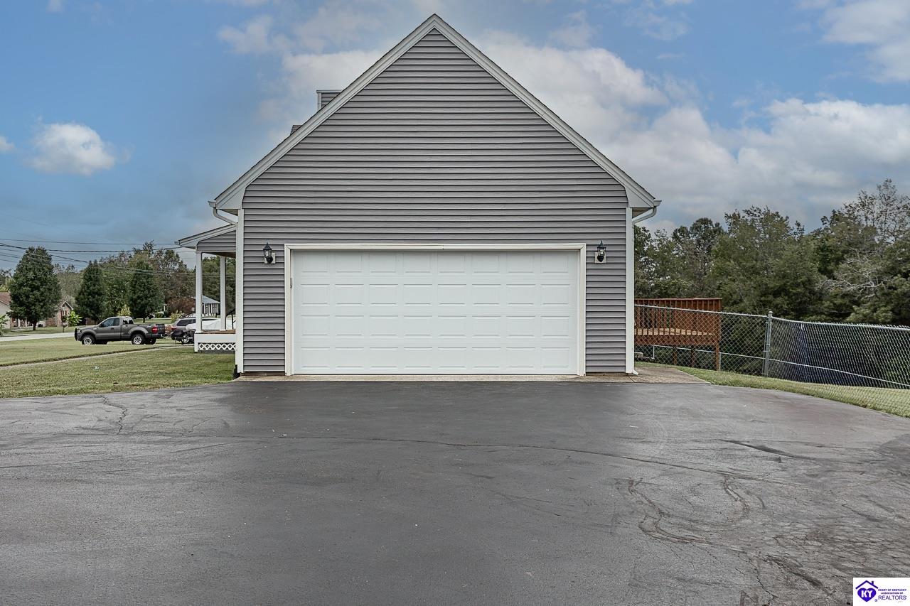 116 Creekview Lane