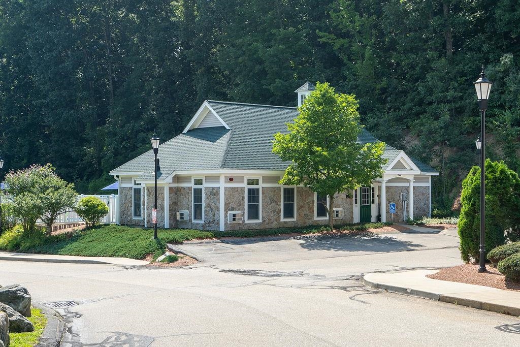 245 Edward J Roy Drive Unit: 316