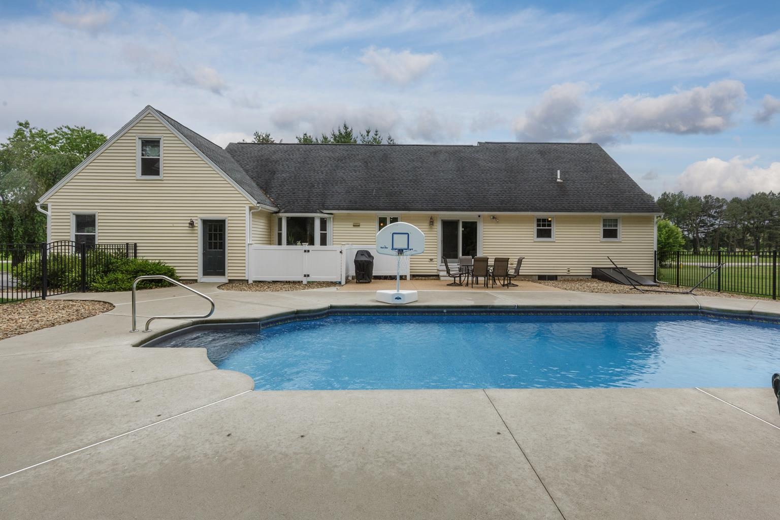 11 Naticook Avenue
