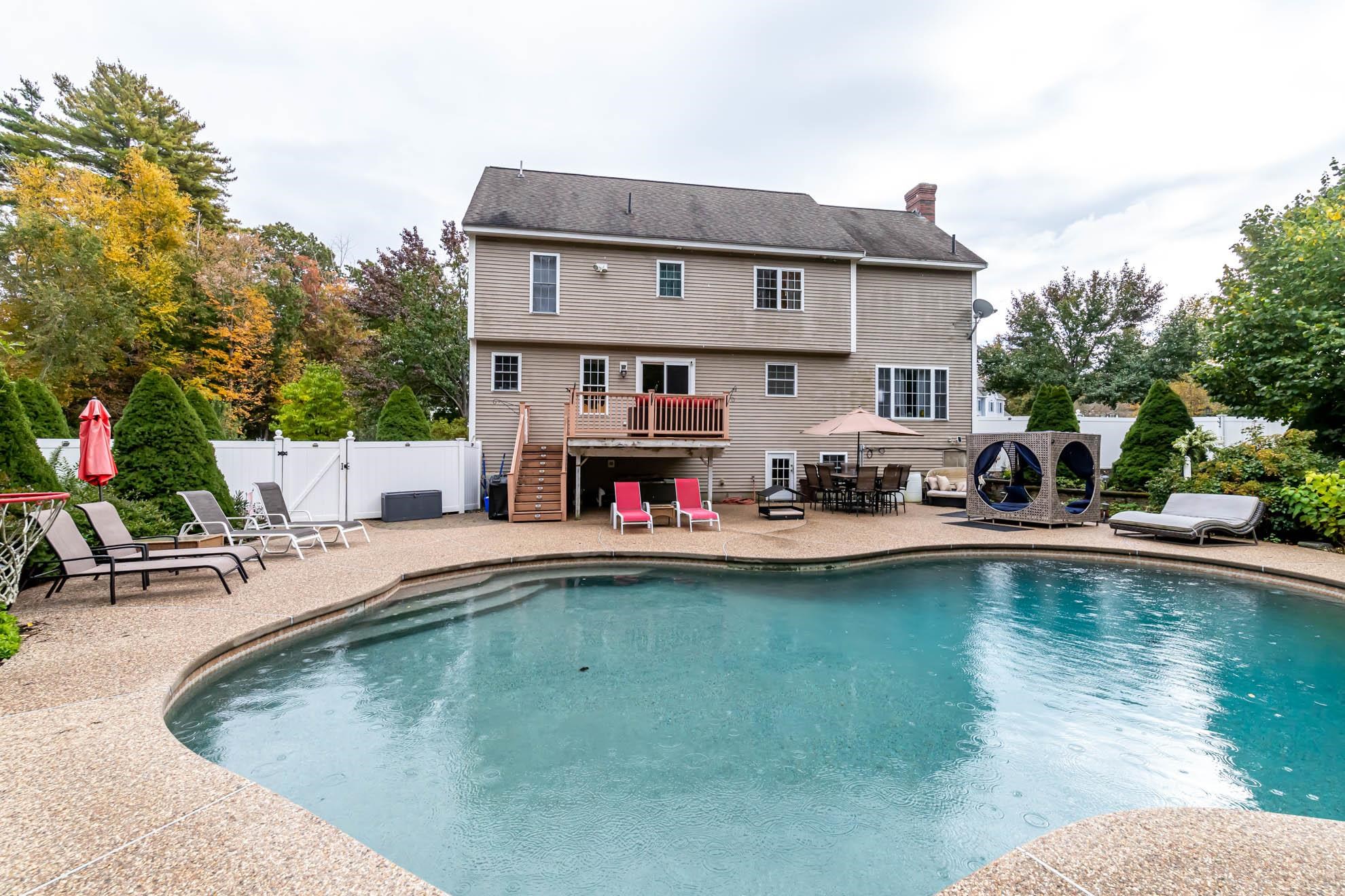 6 Quaker Lane