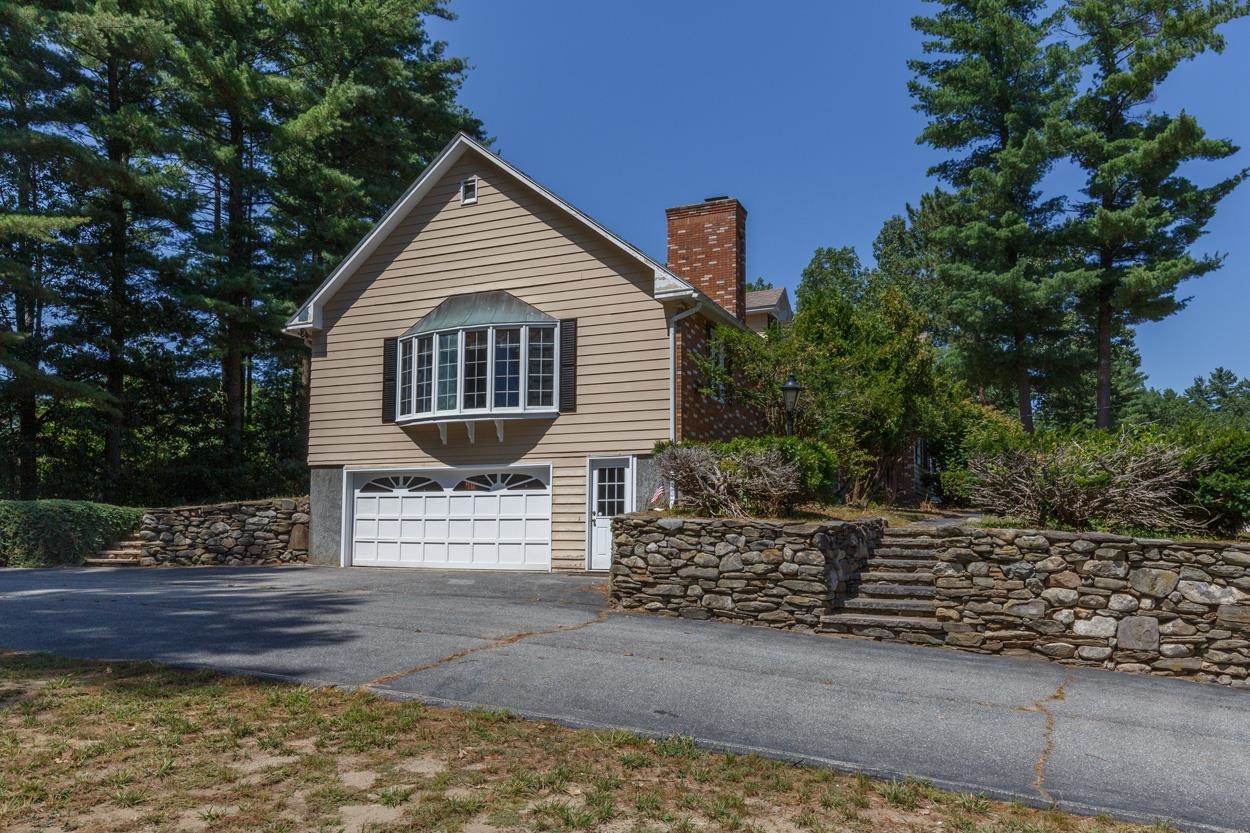 6 Falcon Drive