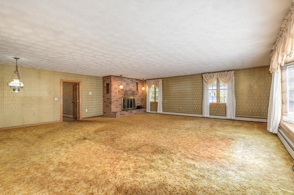 6 Falcon Drive