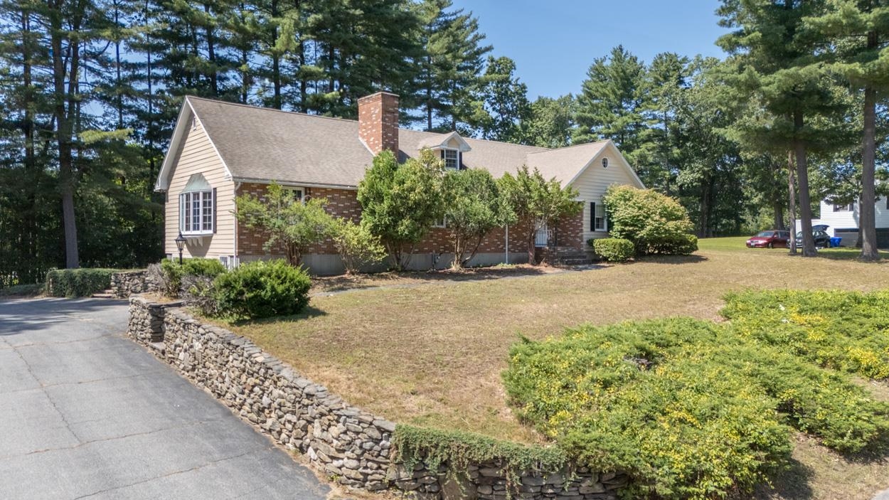 6 Falcon Drive