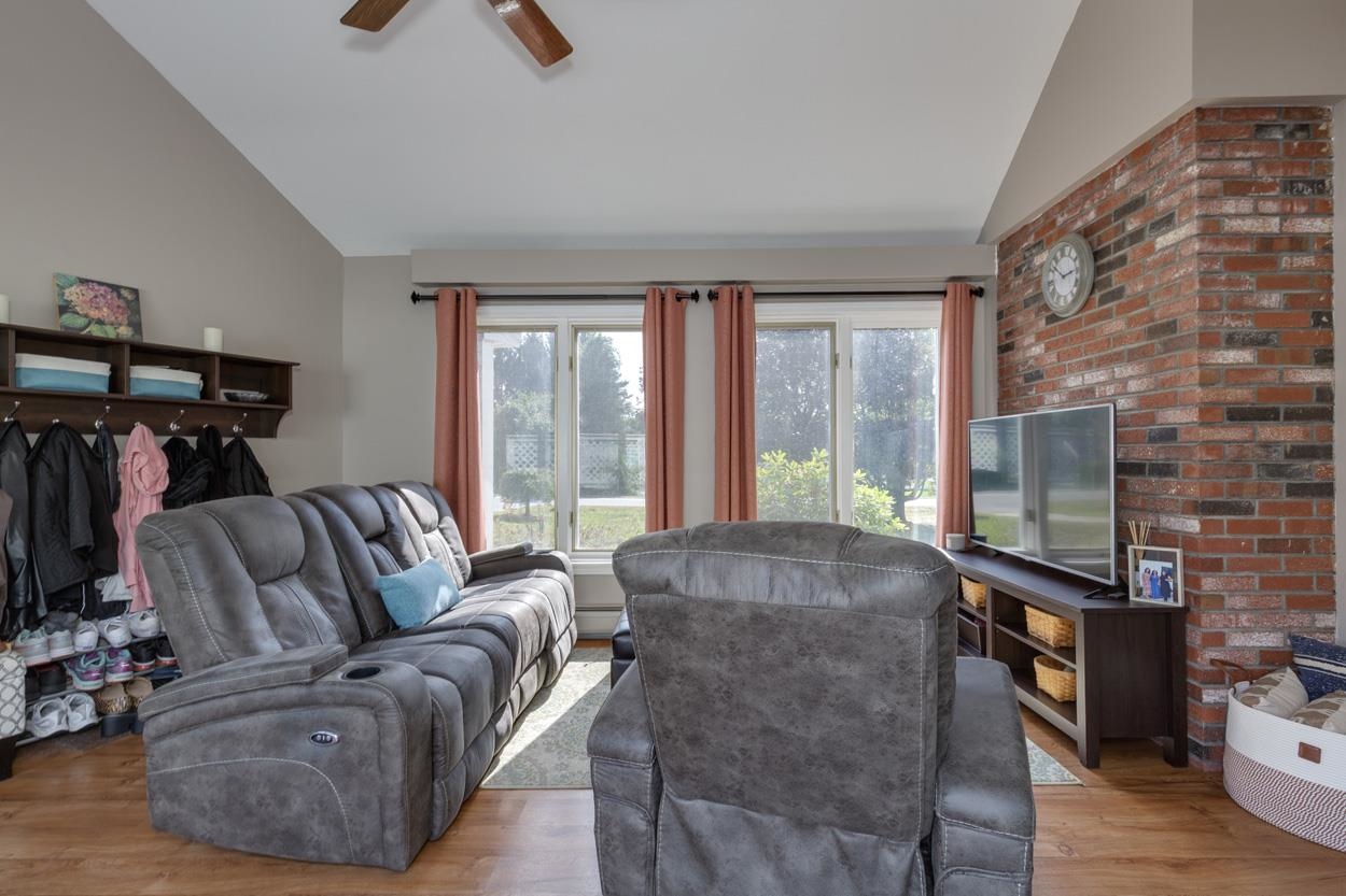 27 Riverview Circle
