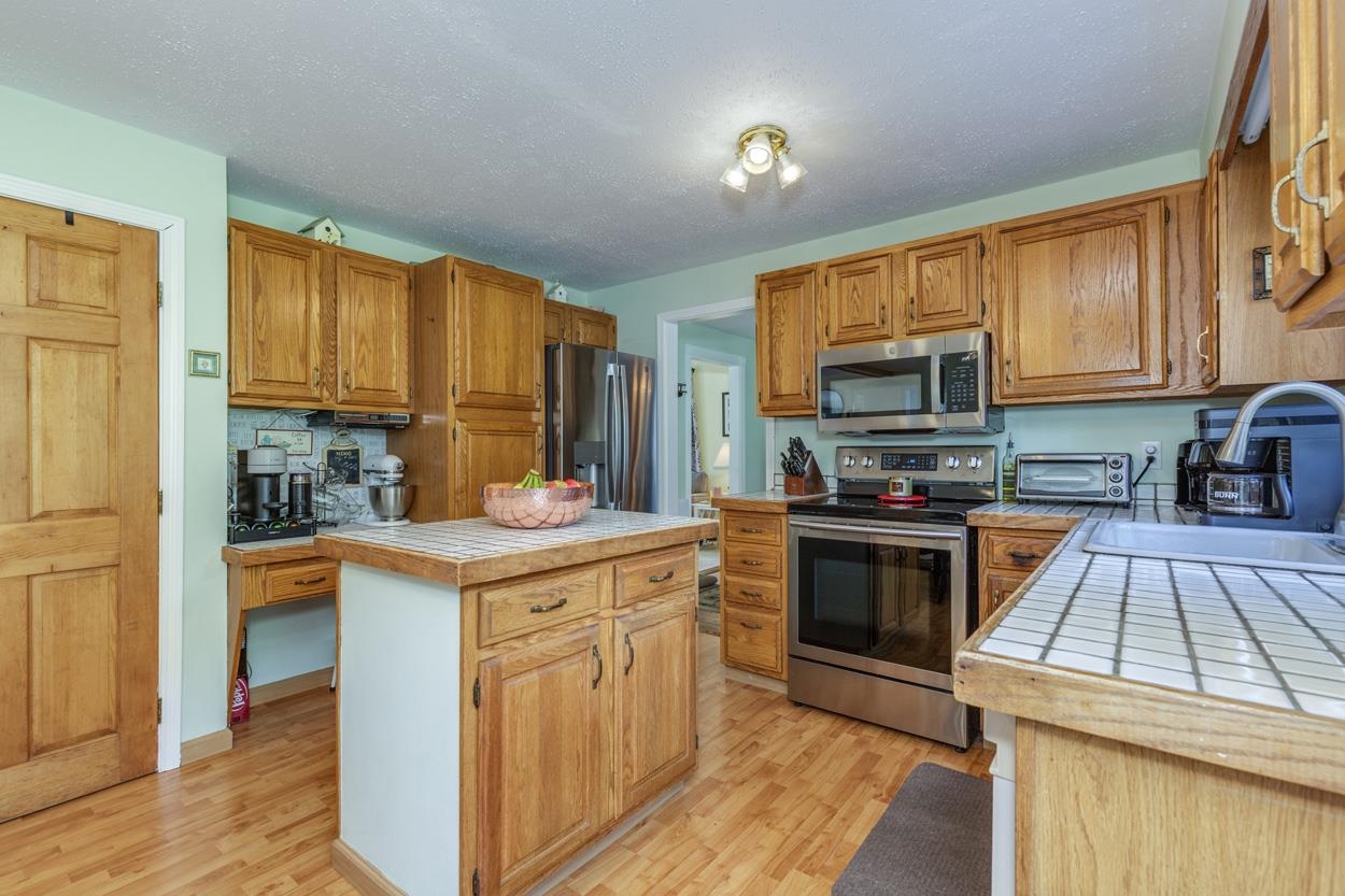 27 Riverview Circle