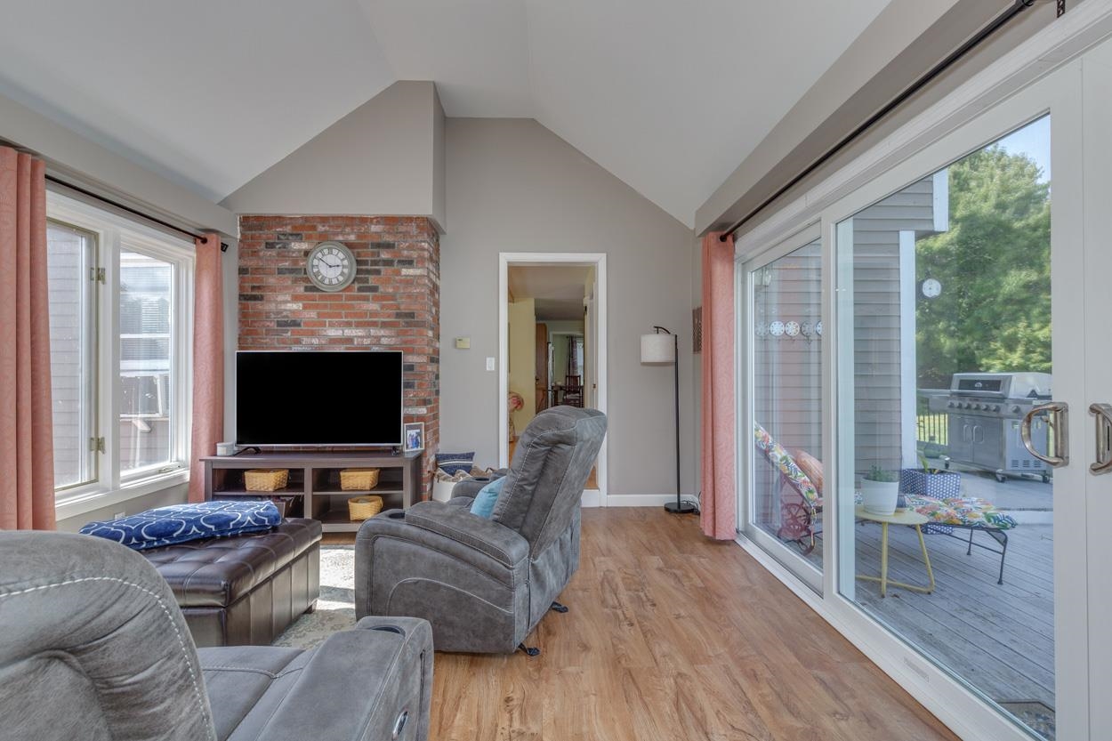 27 Riverview Circle