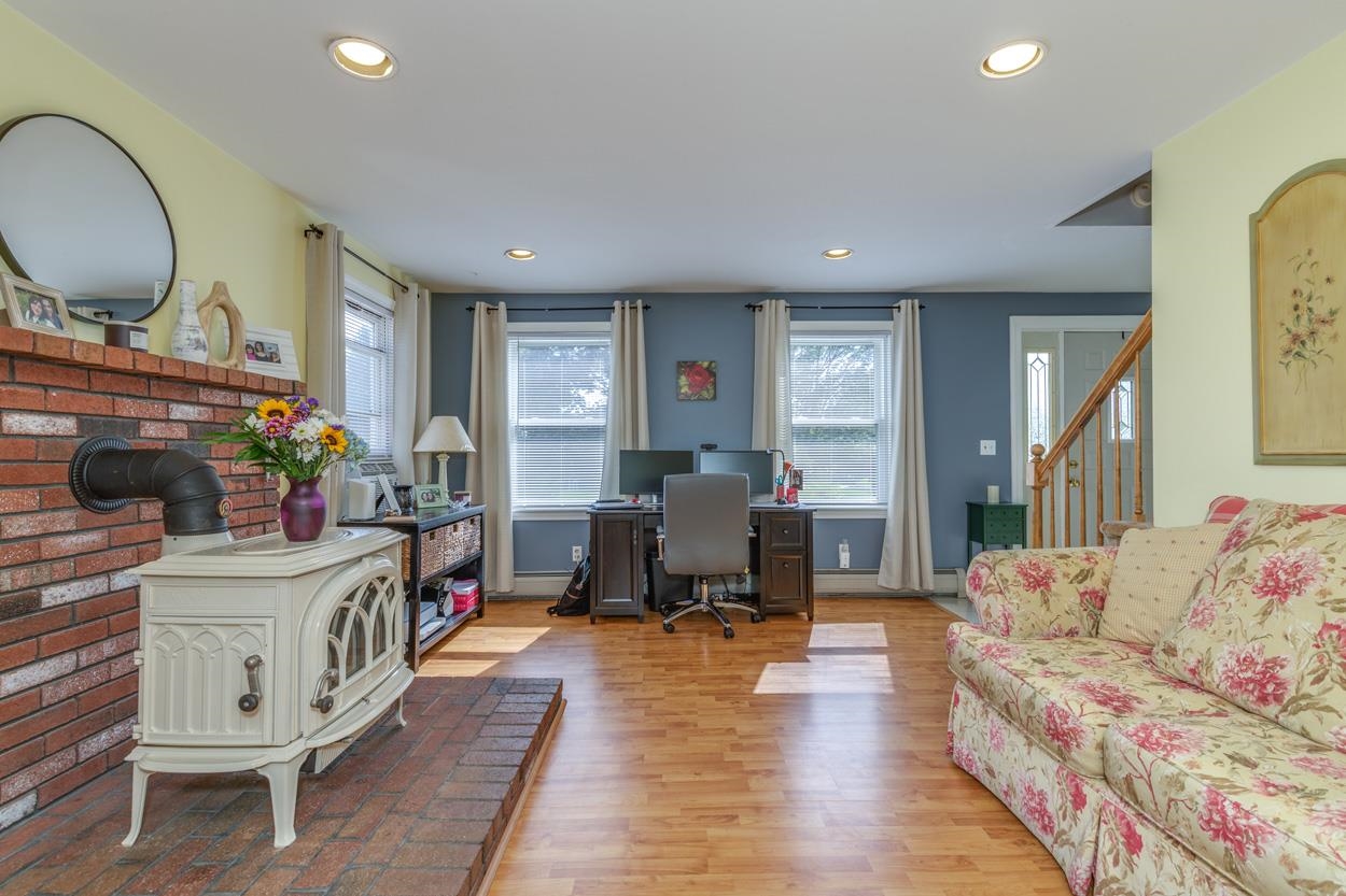 27 Riverview Circle