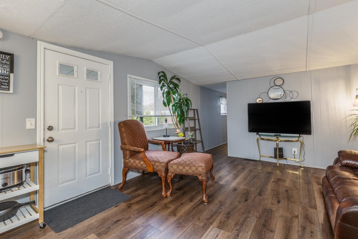 4 Clovercrest Drive